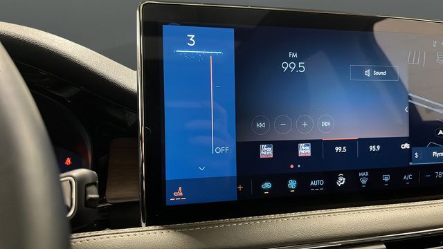 Used 2025 Lincoln Corsair Grand Touring AWD/4WD image 31