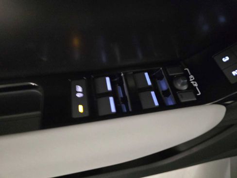 New 2026 Land Rover Range Rover Velar Dynamic SE image 21