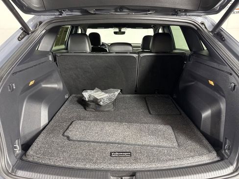 Used 2021 Volkswagen Atlas Cross Sport SE w/ Panoramic Sunroof Package image 23