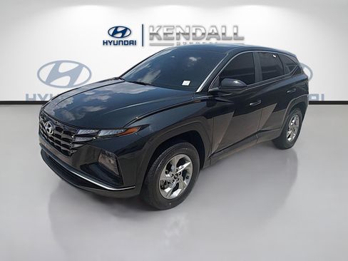 Used 2023 Hyundai Tucson SE AWD/4WD image 3