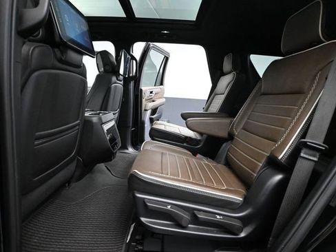 Used 2025 GMC Yukon Denali Ultimate image 48