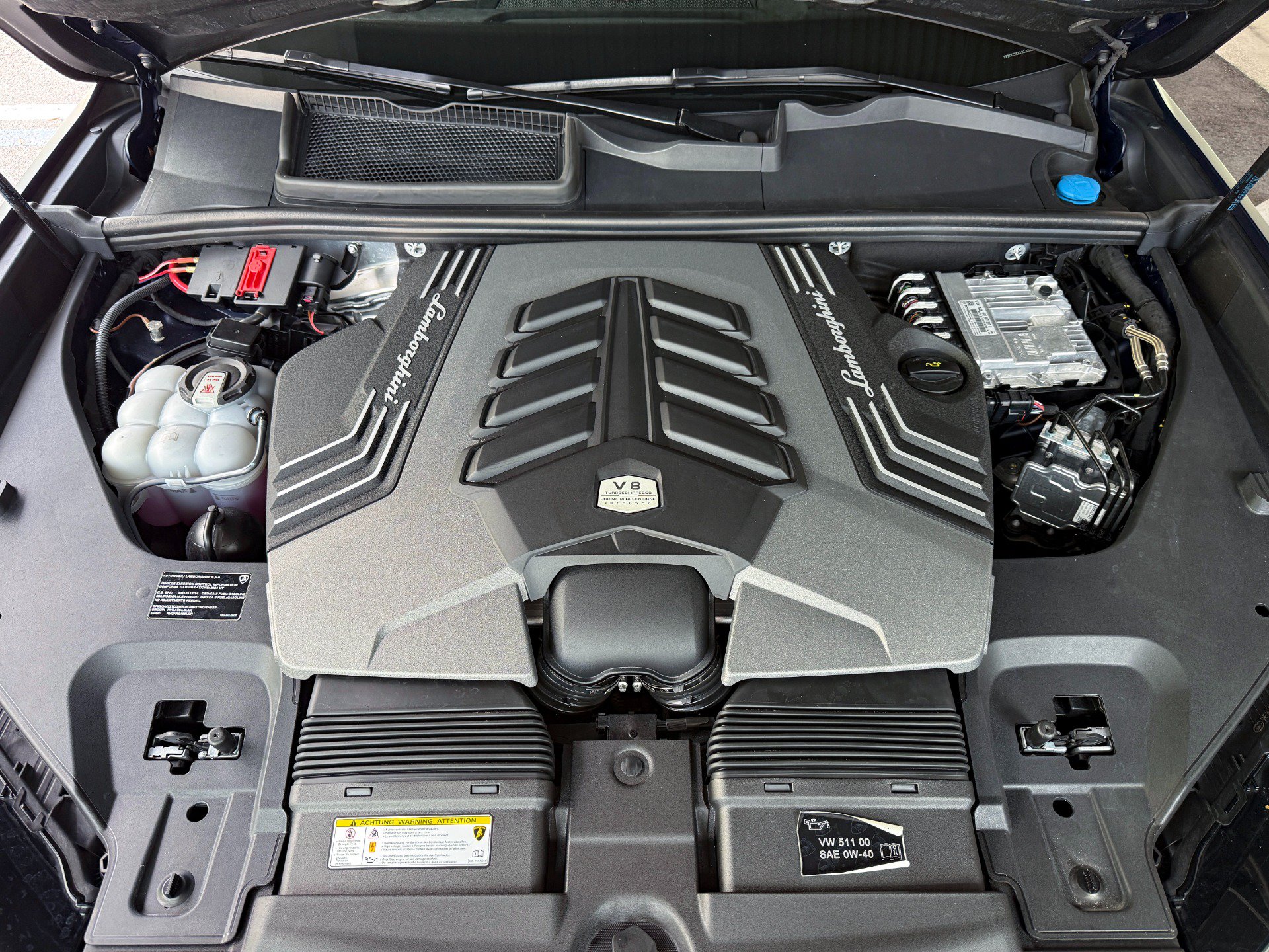 Used 2024 Lamborghini Urus Performante AWD/4WD image 36