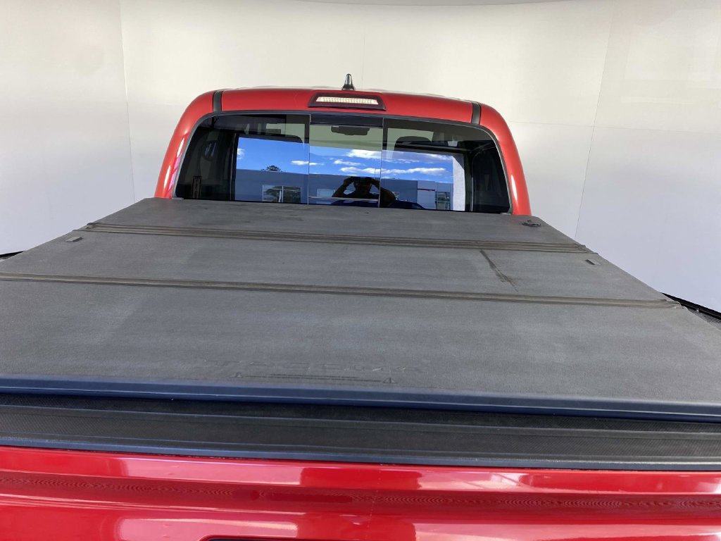 Used 2021 Toyota Tacoma SR5 AWD/4WD image 9