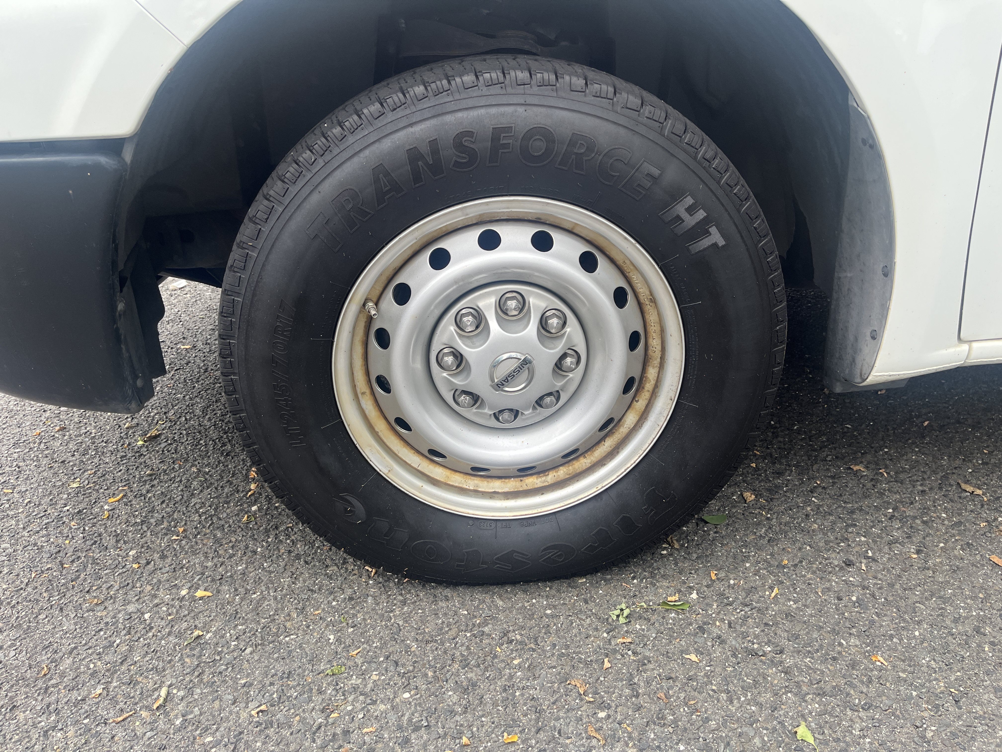 Used 2019 Nissan NV 2500 S w/ Back Door Glass Package RWD image 8