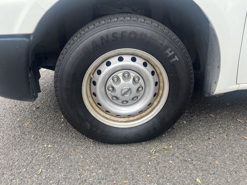 Used 2019 Nissan NV 2500 S w/ Back Door Glass Package RWD image 8