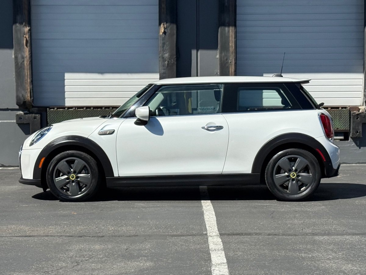 Used 2024 MINI Cooper SE FWD image 6