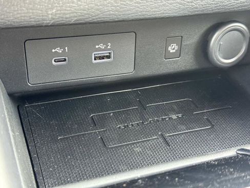 New 2025 Mitsubishi Outlander 4WD Plug-In Hybrid image 30