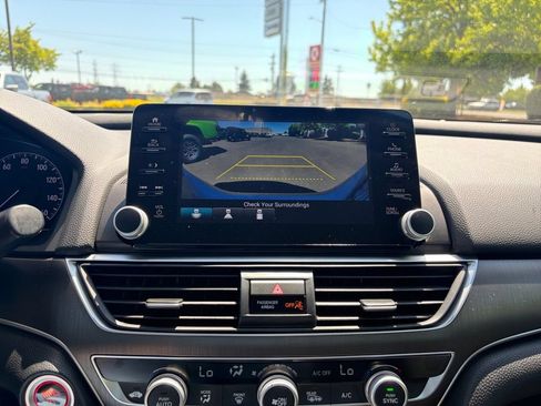Used 2021 Honda Accord Hybrid image 18