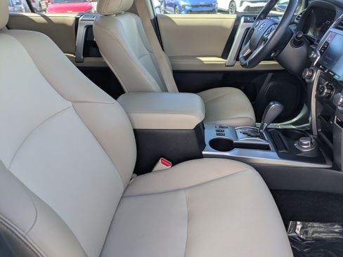 Used 2022 Toyota 4Runner SR5 Premium w/ Moonroof Package AWD/4WD image 12