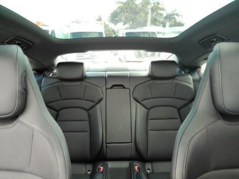 Used 2022 Porsche Taycan image 31