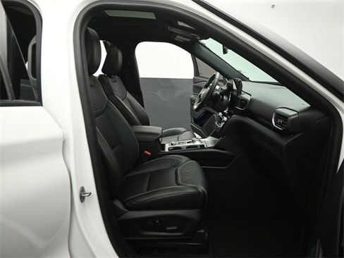Certified 2022 Ford Explorer ST w/ ST Street Pack image 33
