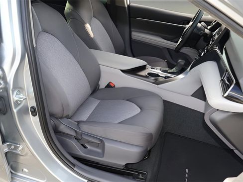 Certified 2021 Toyota Camry LE image 14