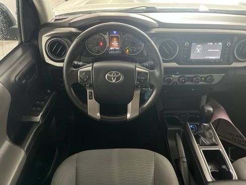 Used 2016 Toyota Tacoma SR5 AWD/4WD image 29