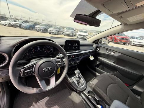 Used 2021 Kia Forte LXS FWD image 12
