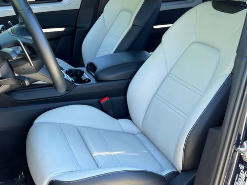 Certified 2025 Porsche Cayenne S AWD/4WD image 5
