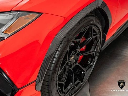 Used 2023 Lamborghini Urus Performante AWD/4WD image 12