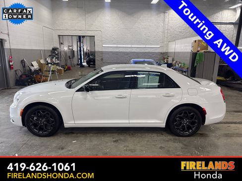 Used 2022 Chrysler 300 Touring w/ Sport Appearance Package image 1