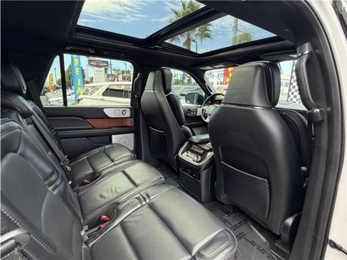 Used 2019 Lincoln Navigator Reserve w/ Cargo Package AWD/4WD image 29