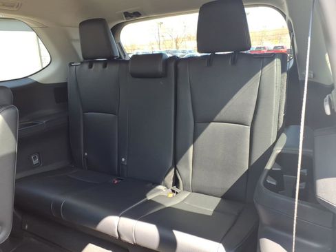 Certified 2024 Toyota Grand Highlander AWD image 18