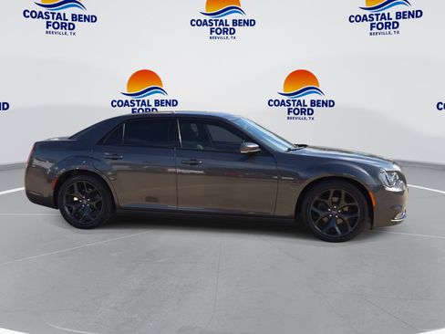 Used 2021 Chrysler 300 S RWD image 9