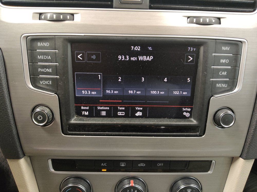 Used 2016 Volkswagen Golf S FWD image 25