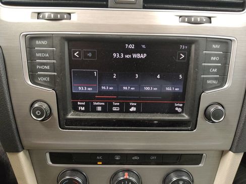 Used 2016 Volkswagen Golf S FWD image 25