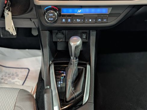 Used 2016 Toyota Corolla S image 19