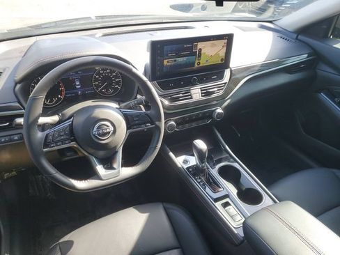 Certified 2023 Nissan Altima 2.5 SR w/ SR Premium Package AWD/4WD image 10