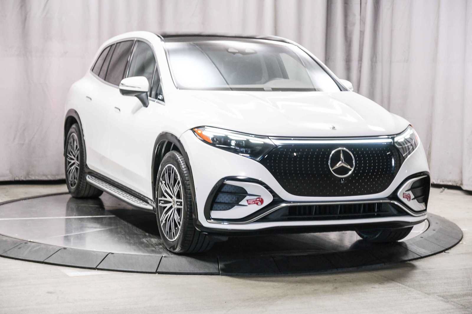 Certified 2023 Mercedes-Benz EQS 580 4MATIC SUV image 5