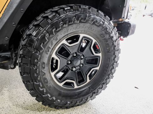 Used 2014 Jeep Wrangler Unlimited Rubicon image 59