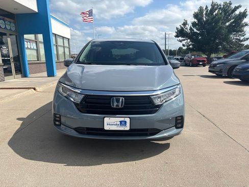 Used 2024 Honda Odyssey Touring image 2