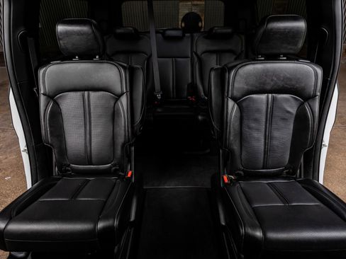 Used 2023 Jeep Wagoneer Series II image 31