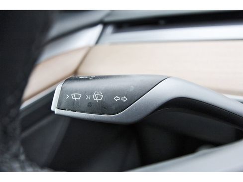 Used 2023 Tesla Model 3 Standard Range image 19