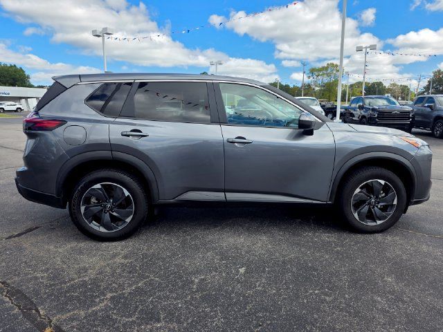 Used 2025 Nissan Rogue SV AWD/4WD image 16