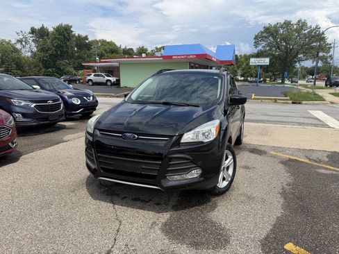 Used 2016 Ford Escape SE w/ Equipment Group 201A FWD image 4