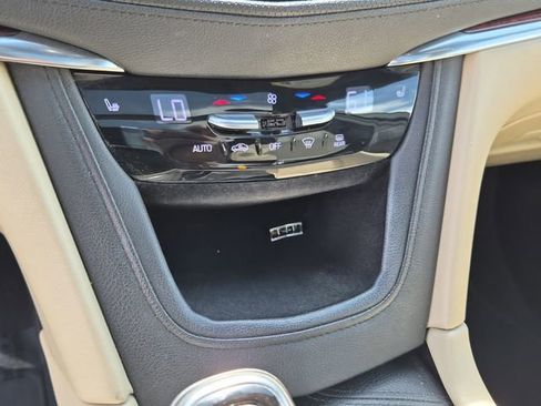 Used 2018 Cadillac XT5 Luxury w/ Driver Awareness Package image 29