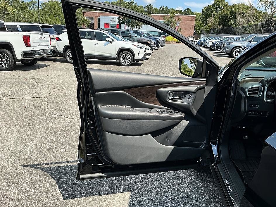 Certified 2022 Nissan Murano Platinum w/ Cargo Package AWD/4WD image 12