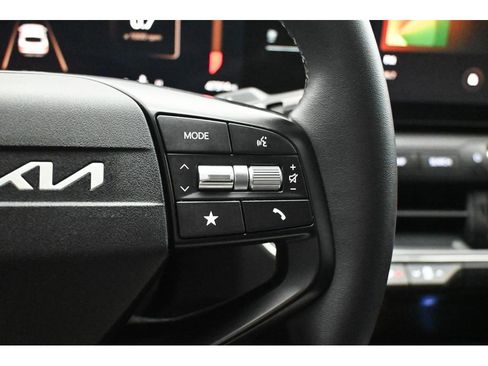 Used 2025 Kia K4 EX FWD image 35