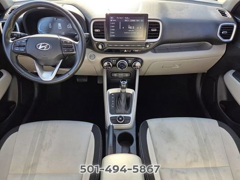 Used 2025 Hyundai Venue SEL FWD image 12