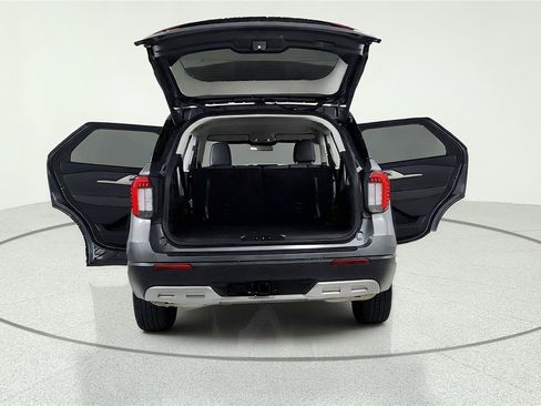 Used 2025 Ford Explorer Active w/ Active Comfort Package AWD/4WD image 13