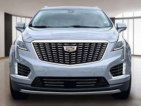 Used 2025 Cadillac XT5 Premium Luxury w/ Technology Package AWD/4WD image 3