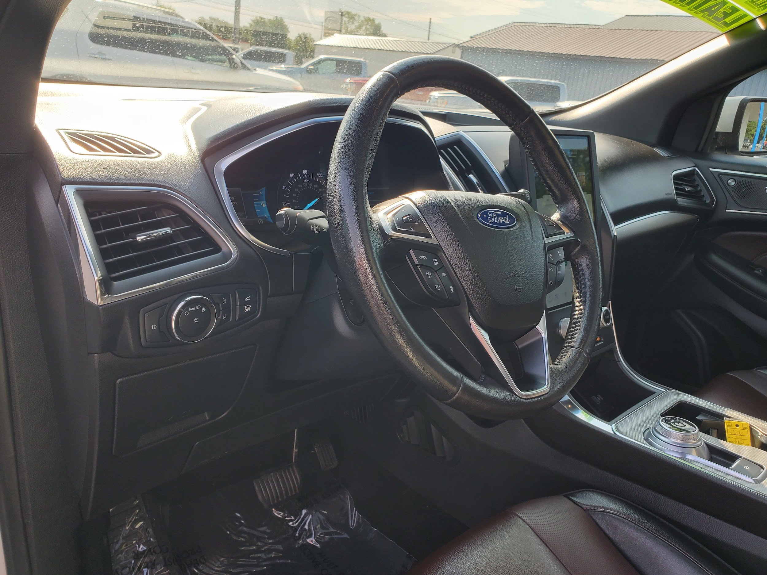 Used 2021 Ford Edge Titanium w/ Equipment Group 301A FWD image 15