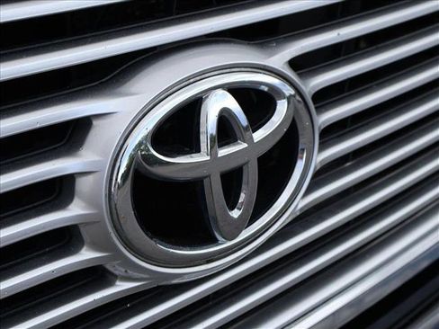 Used 2012 Toyota Tundra 4x4 CrewMax image 29