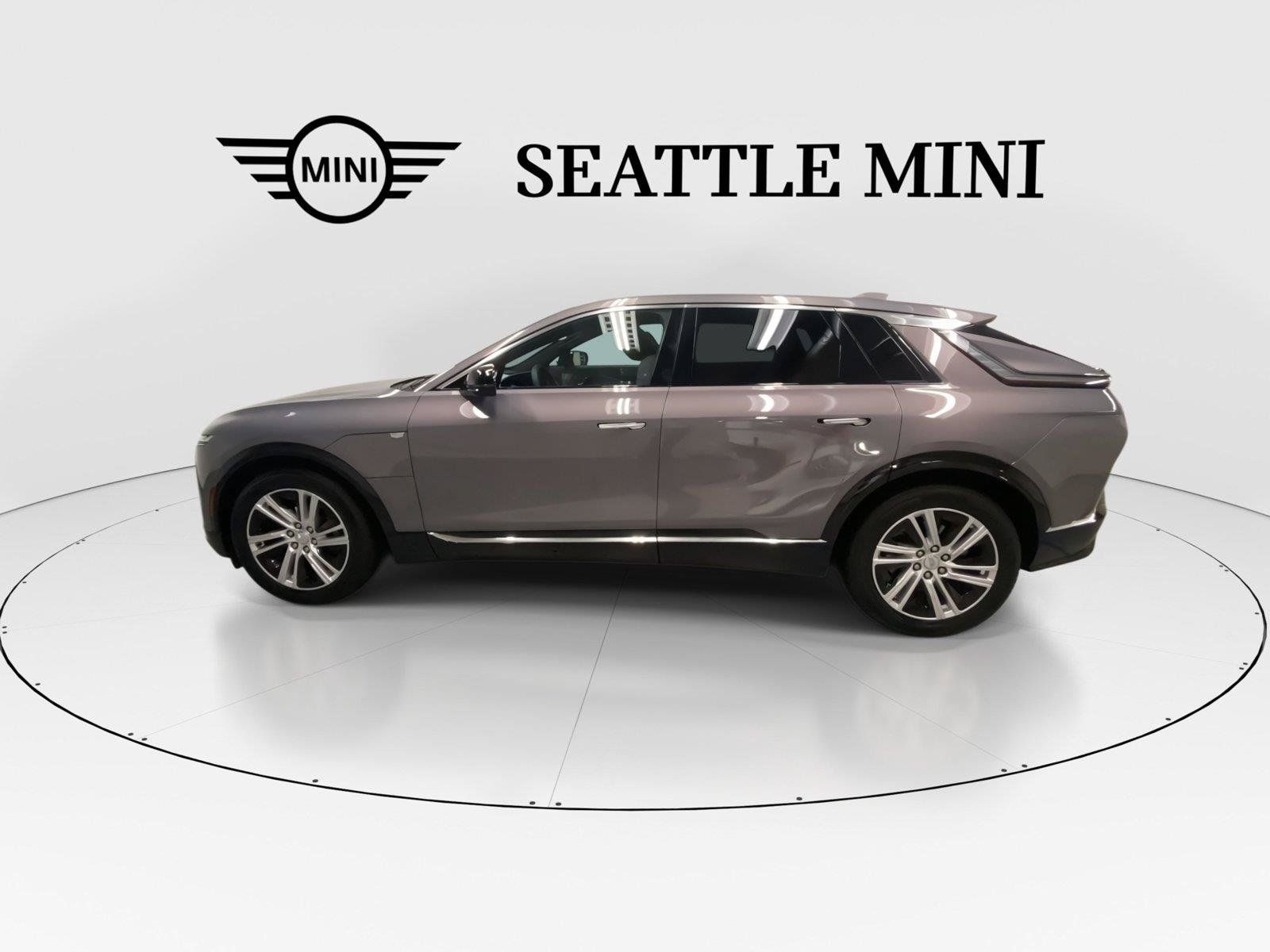 Used 2024 Cadillac Lyriq Tech AWD/4WD image 7