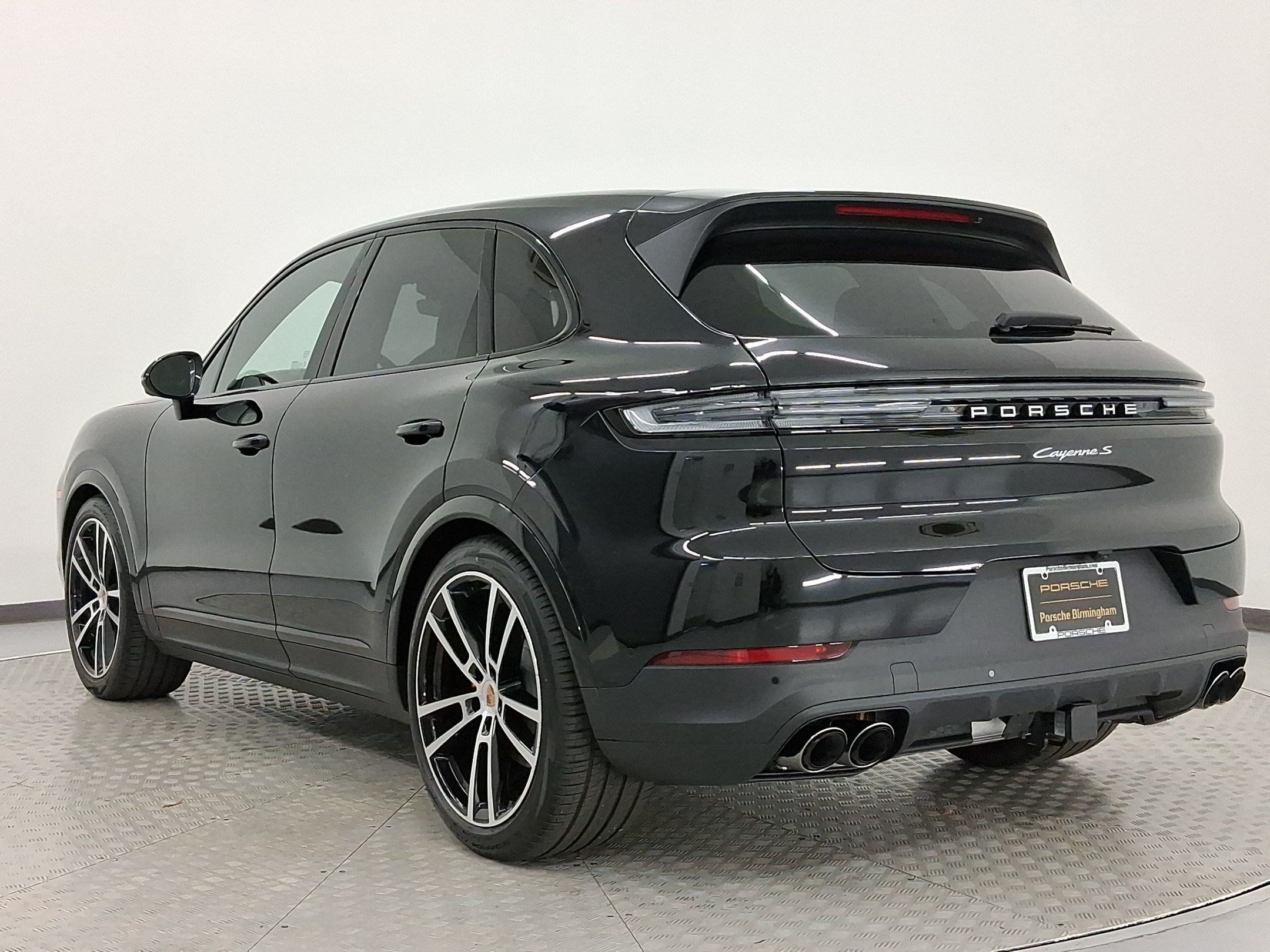 Used 2026 Porsche Cayenne S AWD/4WD image 3
