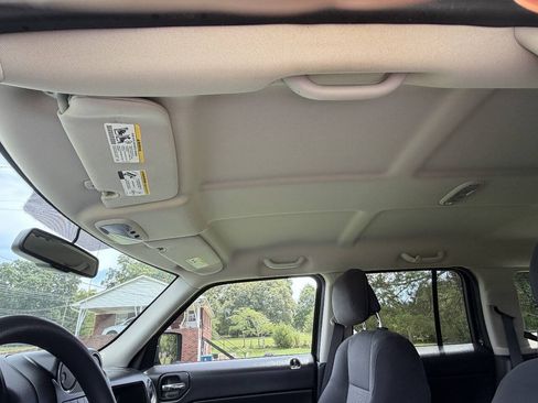 Used 2016 Jeep Patriot Sport w/ Power Value Group FWD image 19