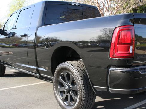 Used 2025 RAM 2500 Laramie AWD/4WD image 10