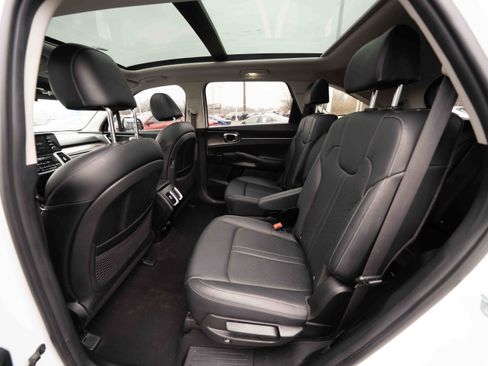 Used 2021 Kia Sorento EX image 23