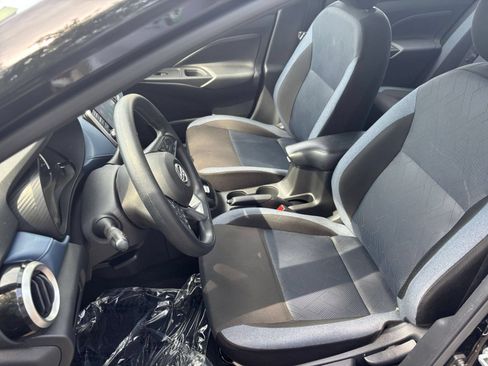 Used 2025 Nissan Versa SV FWD image 35