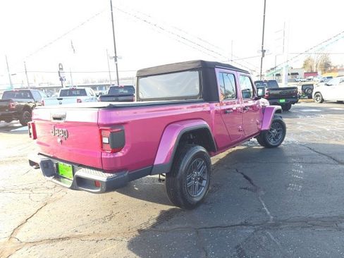 Used 2024 Jeep Gladiator Sport image 8